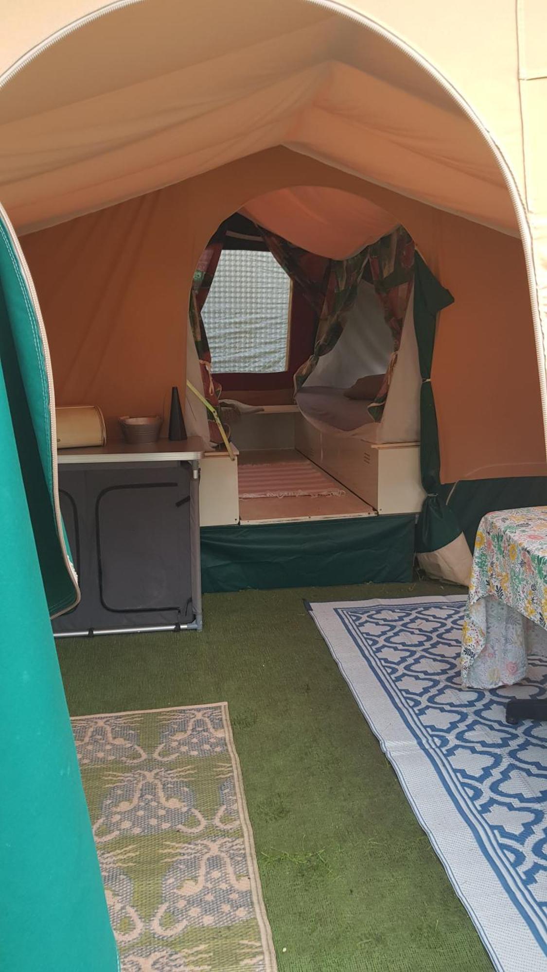 Basic Ingerichte Vouwwagen Op Camping Westenenk, Wijster المظهر الخارجي الصورة
