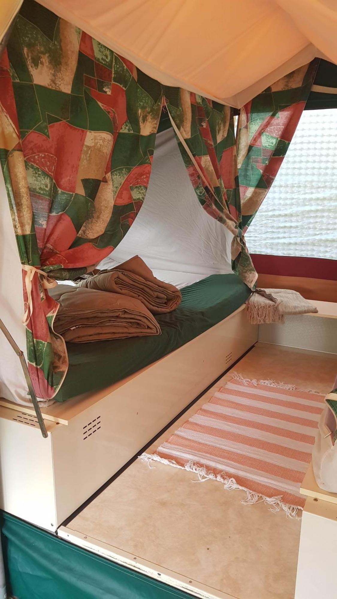 Basic Ingerichte Vouwwagen Op Camping Westenenk, Wijster المظهر الخارجي الصورة
