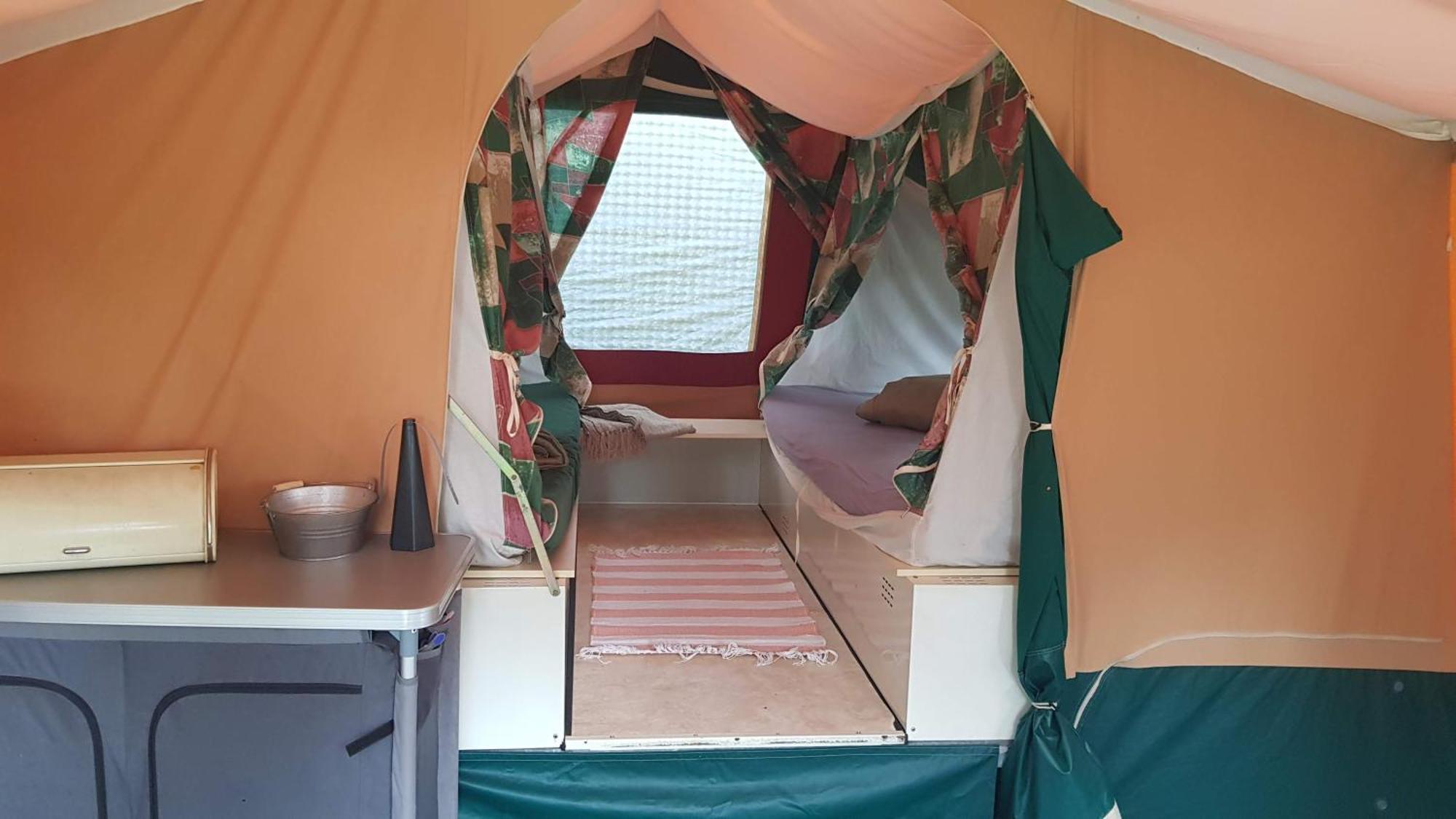Basic Ingerichte Vouwwagen Op Camping Westenenk, Wijster المظهر الخارجي الصورة