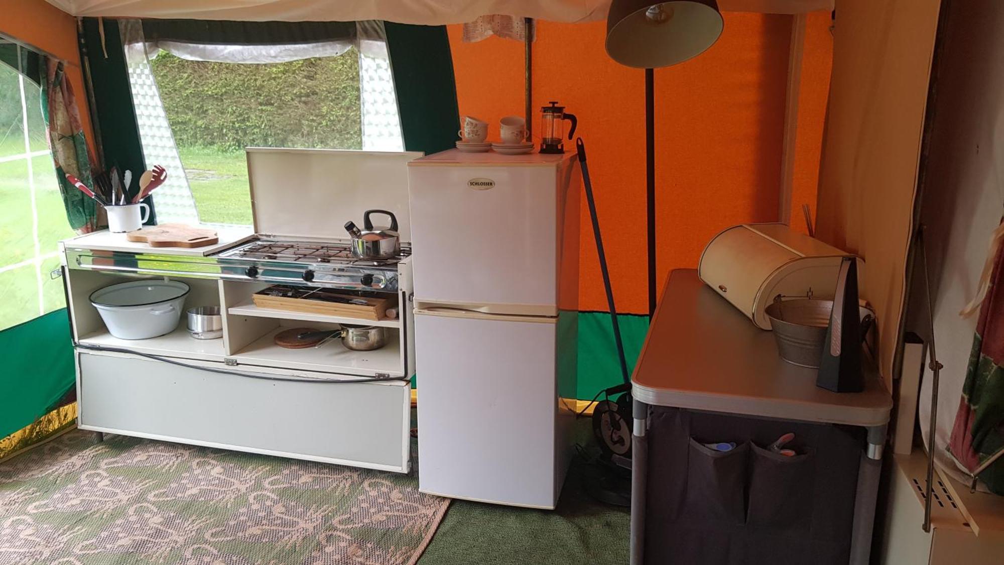 Basic Ingerichte Vouwwagen Op Camping Westenenk, Wijster المظهر الخارجي الصورة